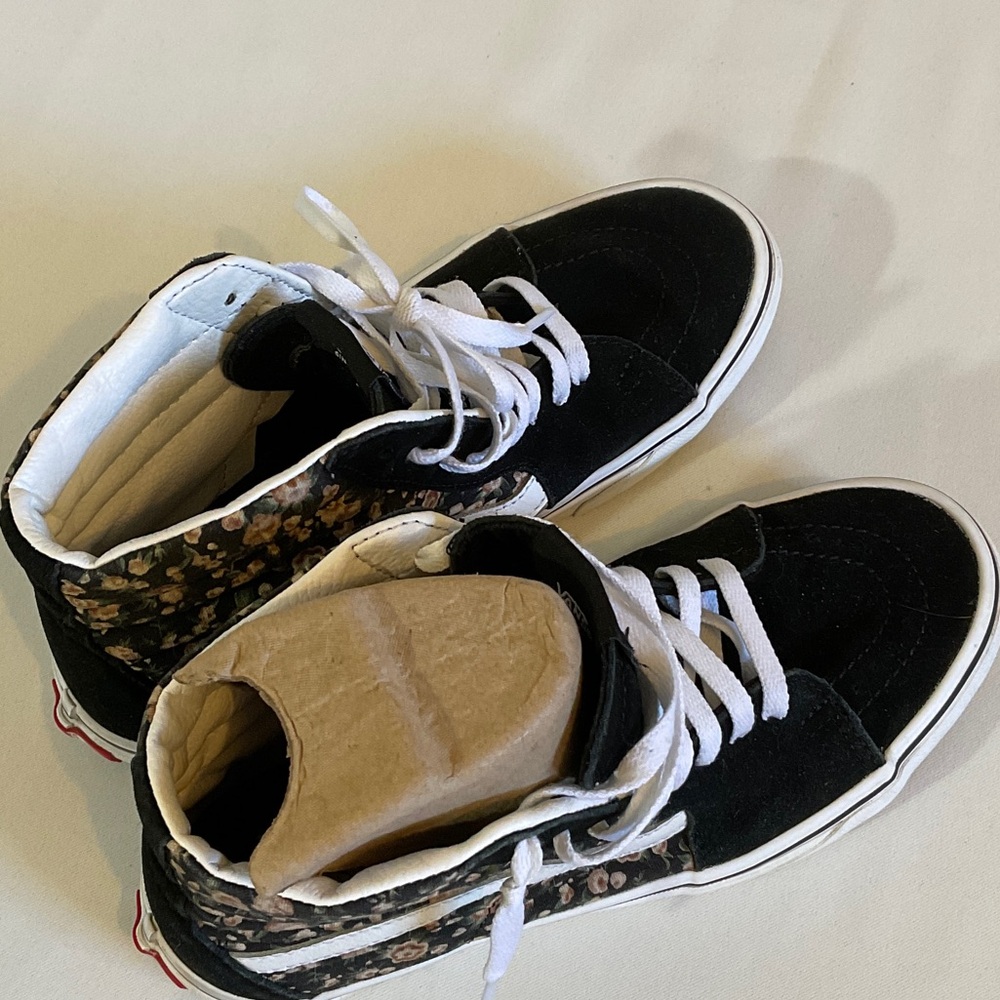 Vans Women's High-Top Sneakers in Black with Floral Panels - Picture 5 of 7